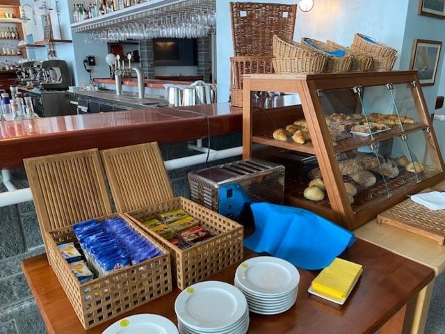 Holiday Hotel Yachtsport Resort Lago Maggiore บริสซาโก ภายนอก รูปภาพ