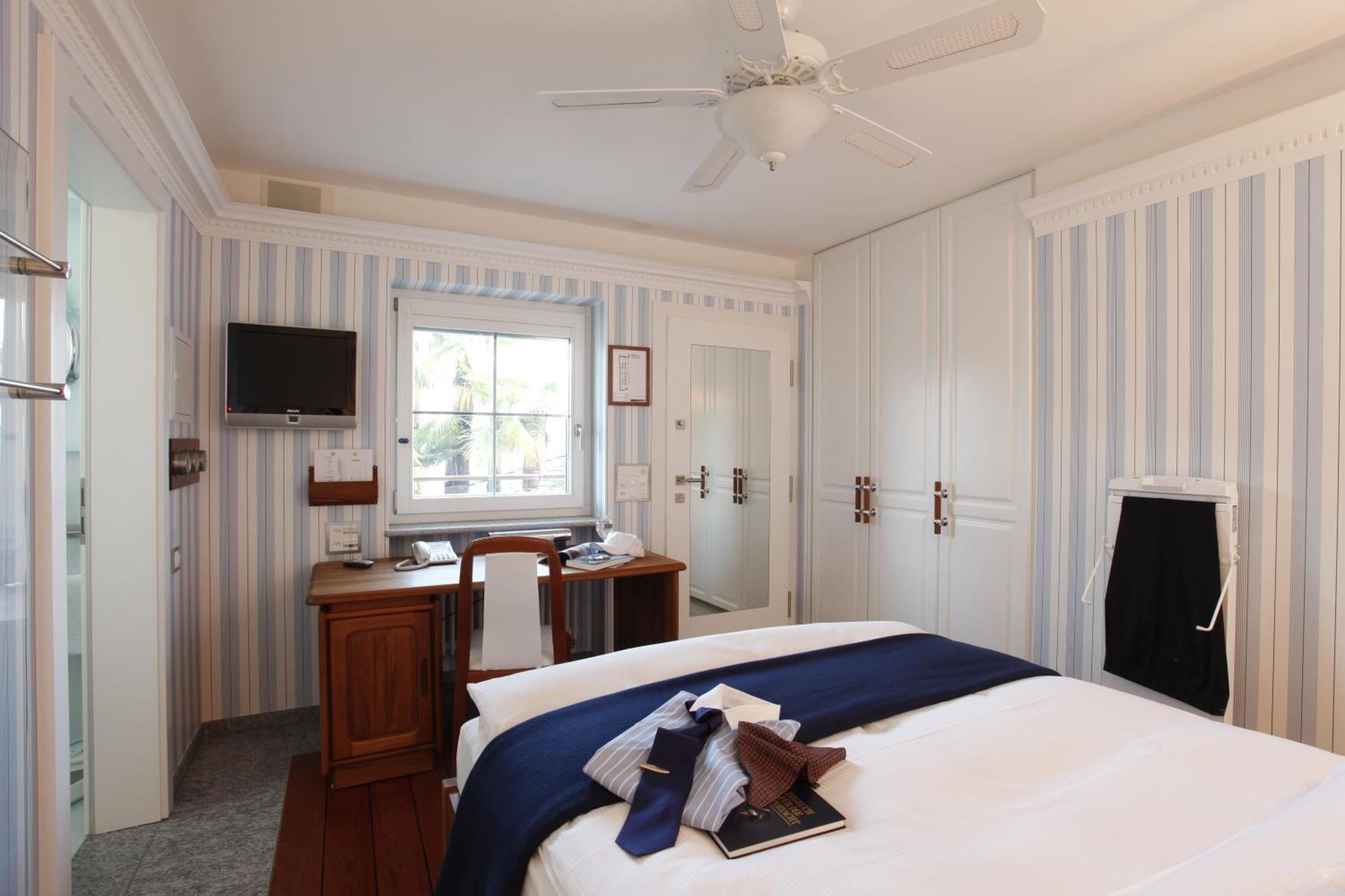 Holiday Hotel Yachtsport Resort Lago Maggiore บริสซาโก ภายนอก รูปภาพ