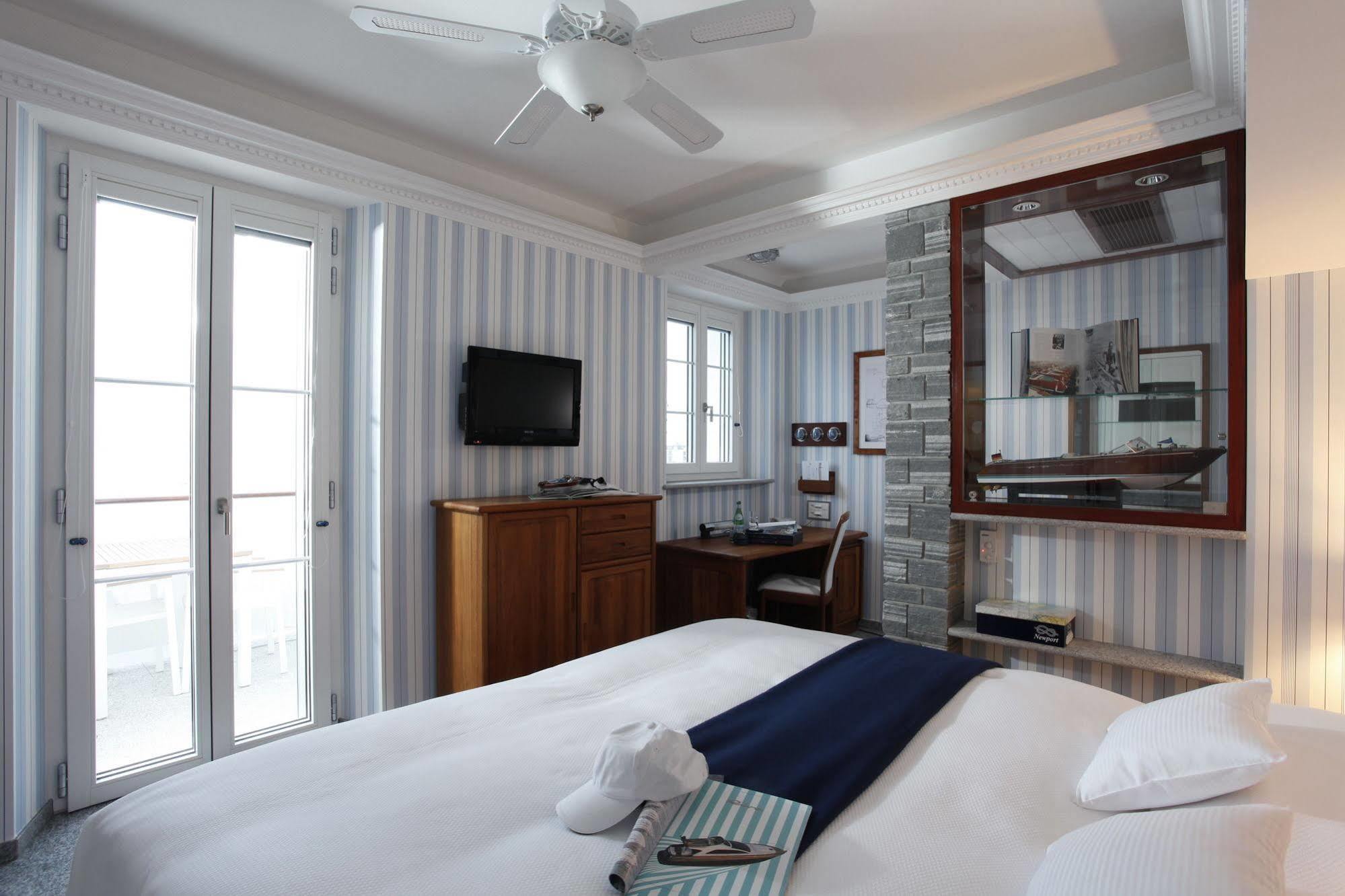 Holiday Hotel Yachtsport Resort Lago Maggiore บริสซาโก ภายนอก รูปภาพ