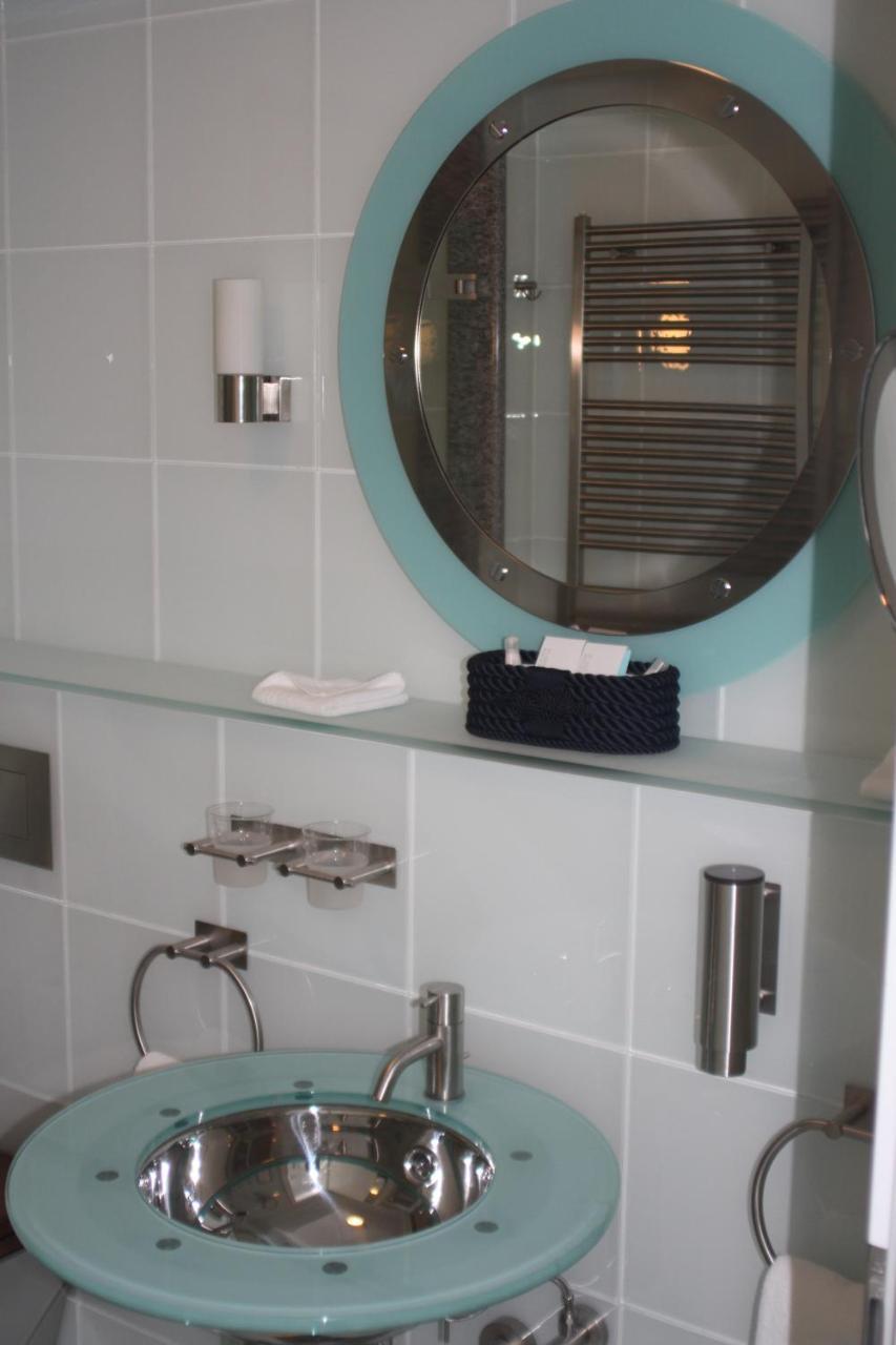 Holiday Hotel Yachtsport Resort Lago Maggiore บริสซาโก ภายนอก รูปภาพ
